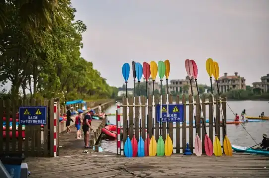 Hotels near Jinlan Beach