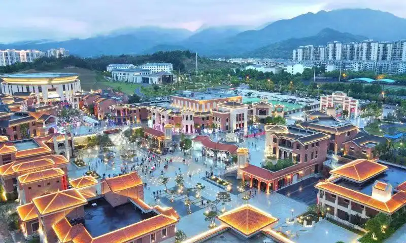 Hotels near Zhurong Town