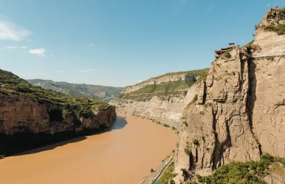 黃河大梯子崖景區玻璃棧道門票大小同價