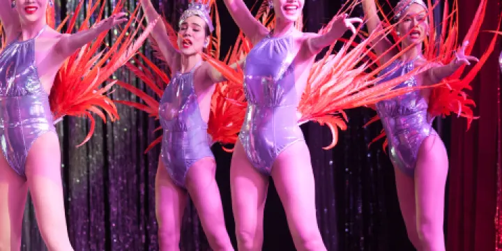 曼谷變裝歌舞秀