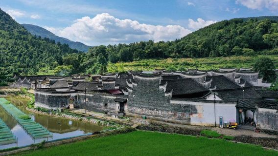 Zhou Family Courtyard