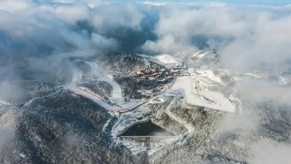 滑雪