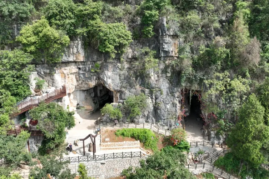 Yuhuangdong Grotto