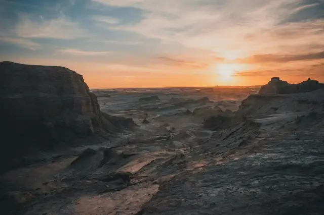 Sunset Sightseeing in Karamay