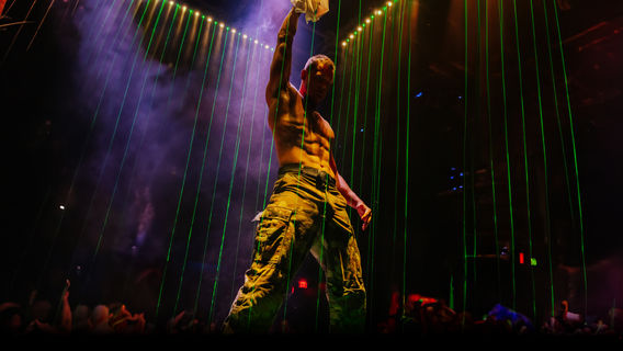 Australia's Thunder From Down Under