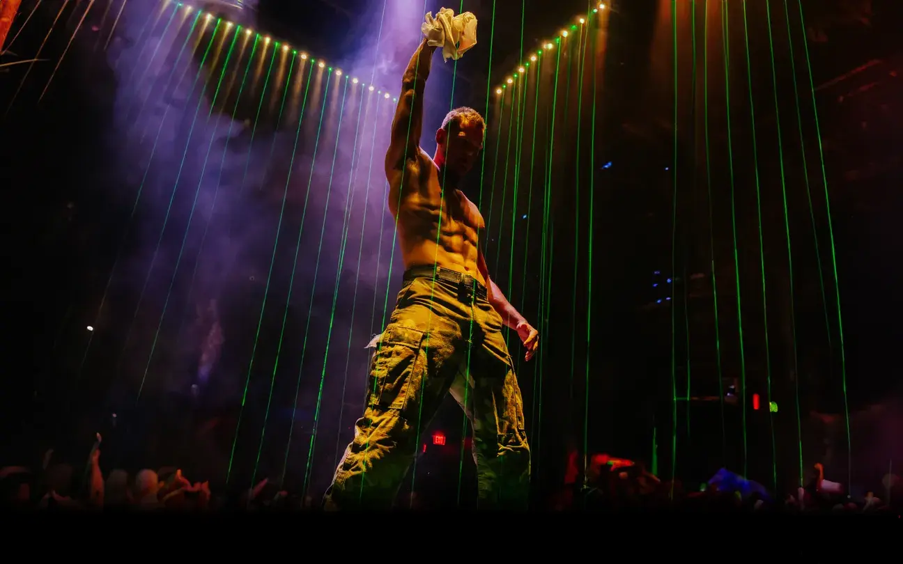 1_Australia's Thunder From Down Under