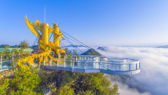Hunan Xuefeng Mountain Tourist Resort