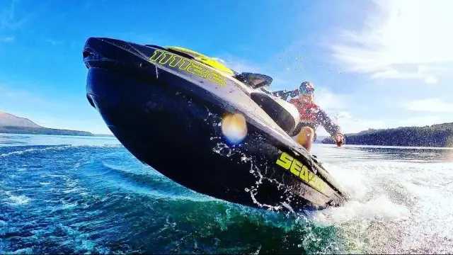 Motorboat Experiences in Sanya