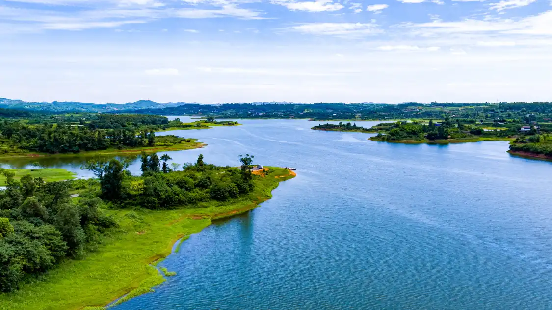 Hotels near Renshou Black Dragon Lake