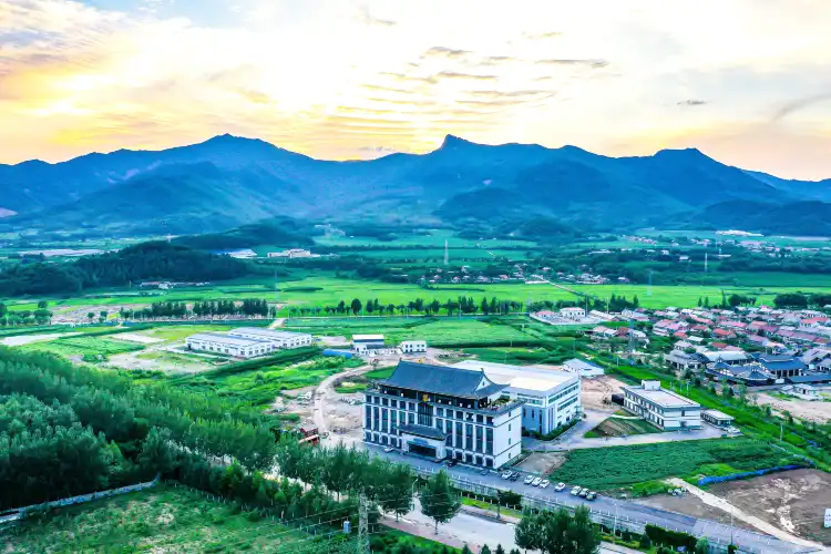 Hotels in Huanren