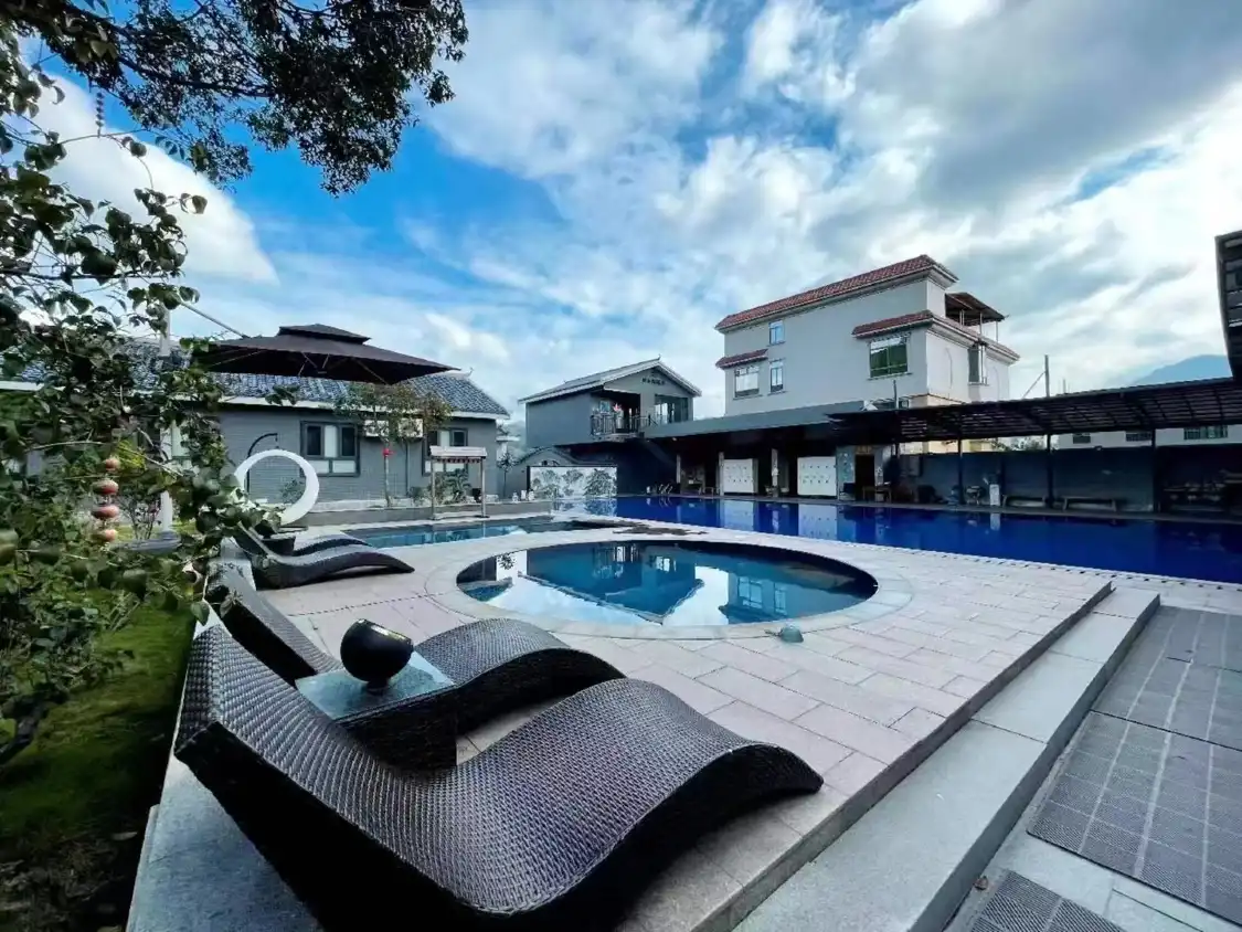 Hotels near Tangxi Siheyuan Hot Spring