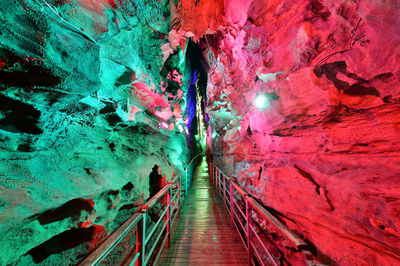 Shi Er Bei Hou Underground Crack Scenic Spot