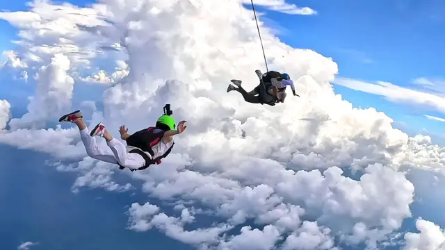 Skydiving in Wanning