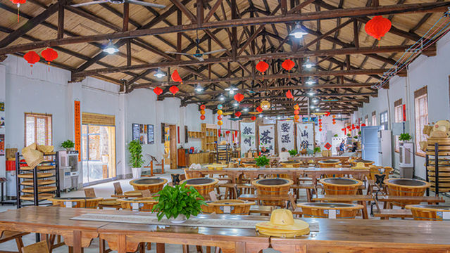 mao wen nv yuan wu yuan fei yi ti yan zhong xin