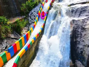 天景山大峡谷漂流