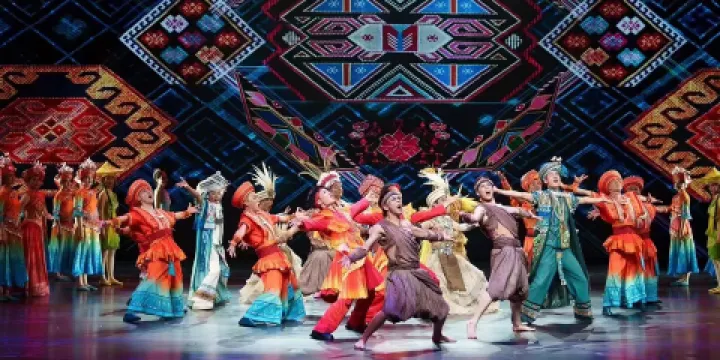 恩施民族歌舞大秀《西蘭卡普》