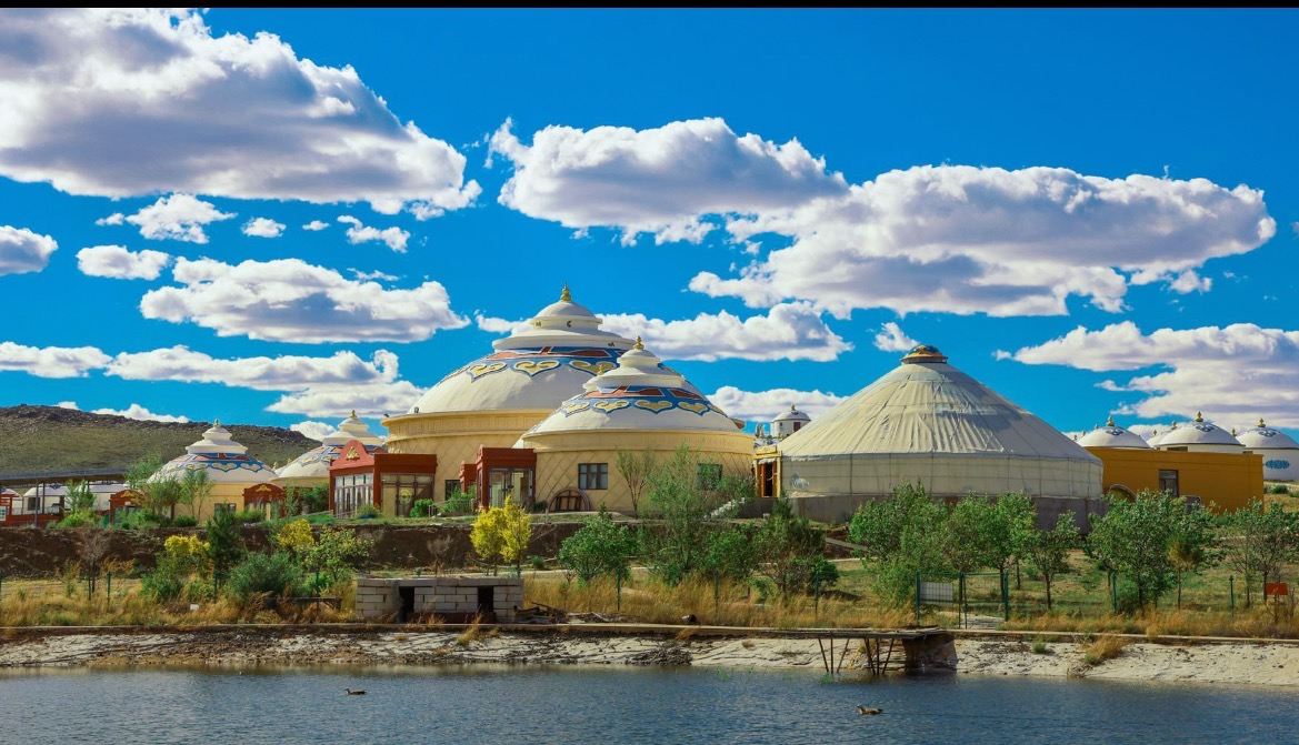Jimustai (Huaguoshan) Grassland Stone Forest Scenic Area