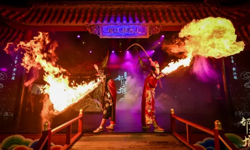 Shangshan Dujiangyan Sichuan Opera with Face-changing