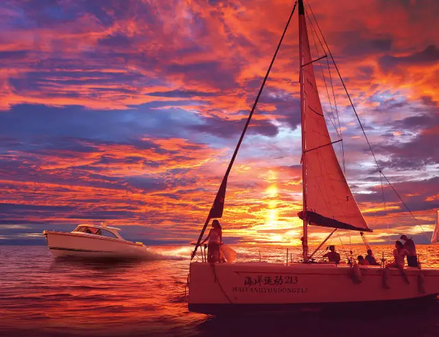 Sunset Sightseeing in Beihai