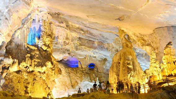 Phong Nha Caves