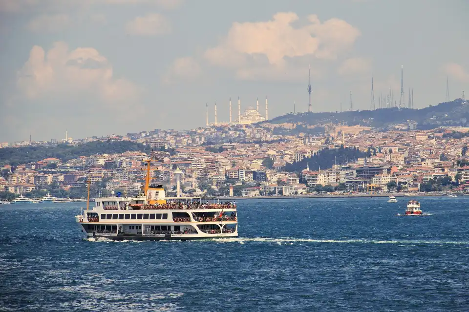 2_Cruise Experience in Bosphorus