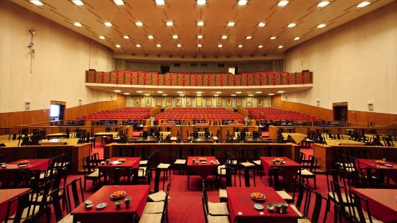 Beijing Bianyifang Roast Duck + Beijing Opera Night Tour (Private Tour with English-Speaking Driver)