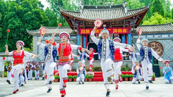 Tour privato a Kunming con veicolo privato (8 ore)
