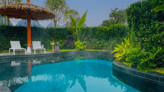 Yellow Crane Camp Hot Spring Resort