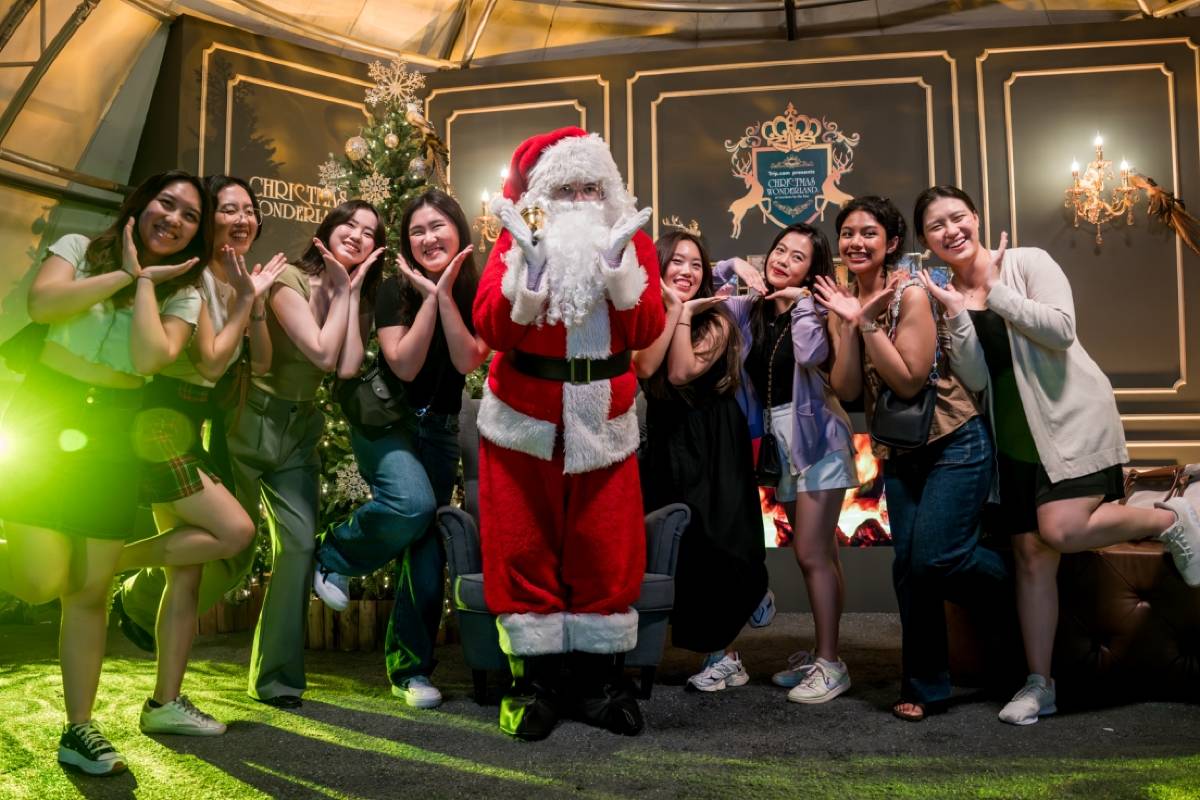 Christmas Wonderland Santa