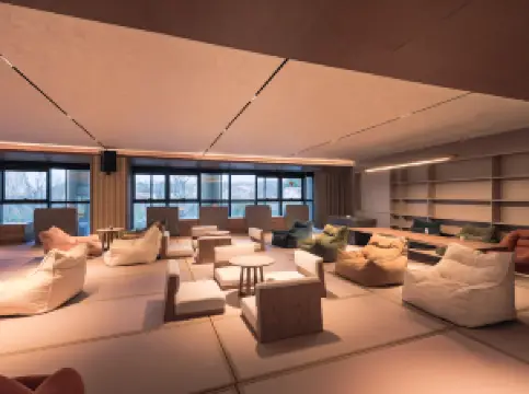 Xianning Yitang Hot Spring Health Valley