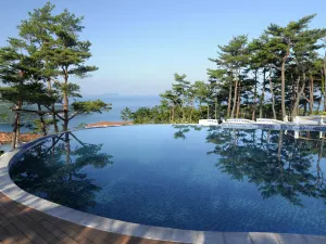 Huashuiwan Hot Spring Resort Area