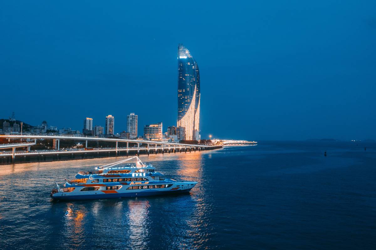 Lujiang Night Cruise