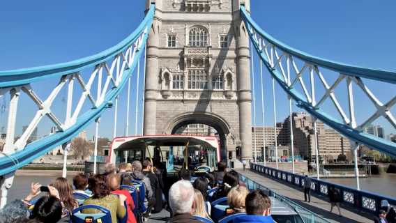 Tootbus London Sightseeing Bus