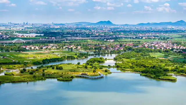 Hotels near Xiazhu Lake National Wetland Park