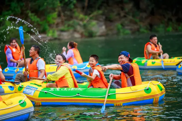 Rafting in Jingmen