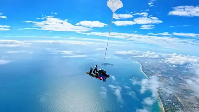 Skydiving in Sanya