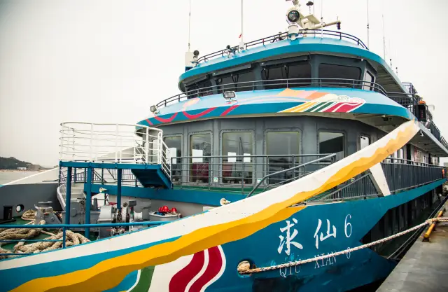 Sightseeing Boats in Qinhuangdao