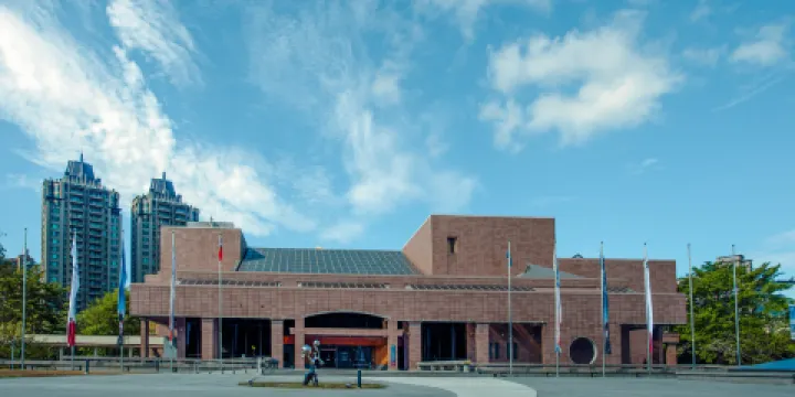 高雄市立美術館