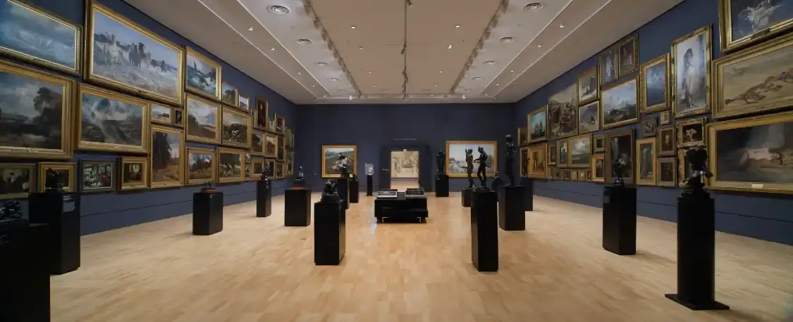 ビクトリア国立美術館周辺のホテル