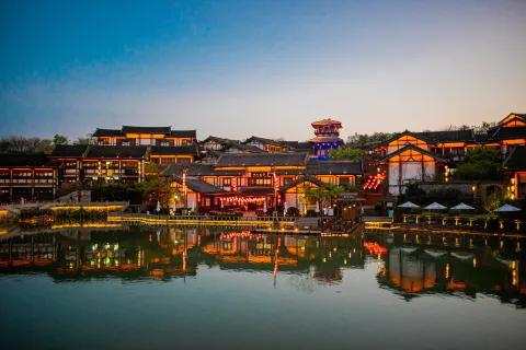 Oriental Saltlake Resort