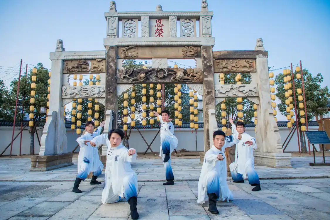 Hotels near Wuyi Dream Hualu