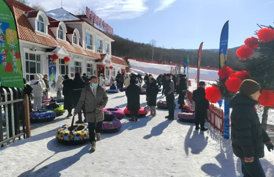 綏芬河國家森林公園滑雪場雙板滑雪票(含雪具)大小同價