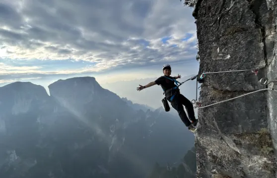 七星山飛拉達大岩壁飛拉達1號線-天梯大小同價