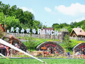 Tianding Mountain Tourism Town