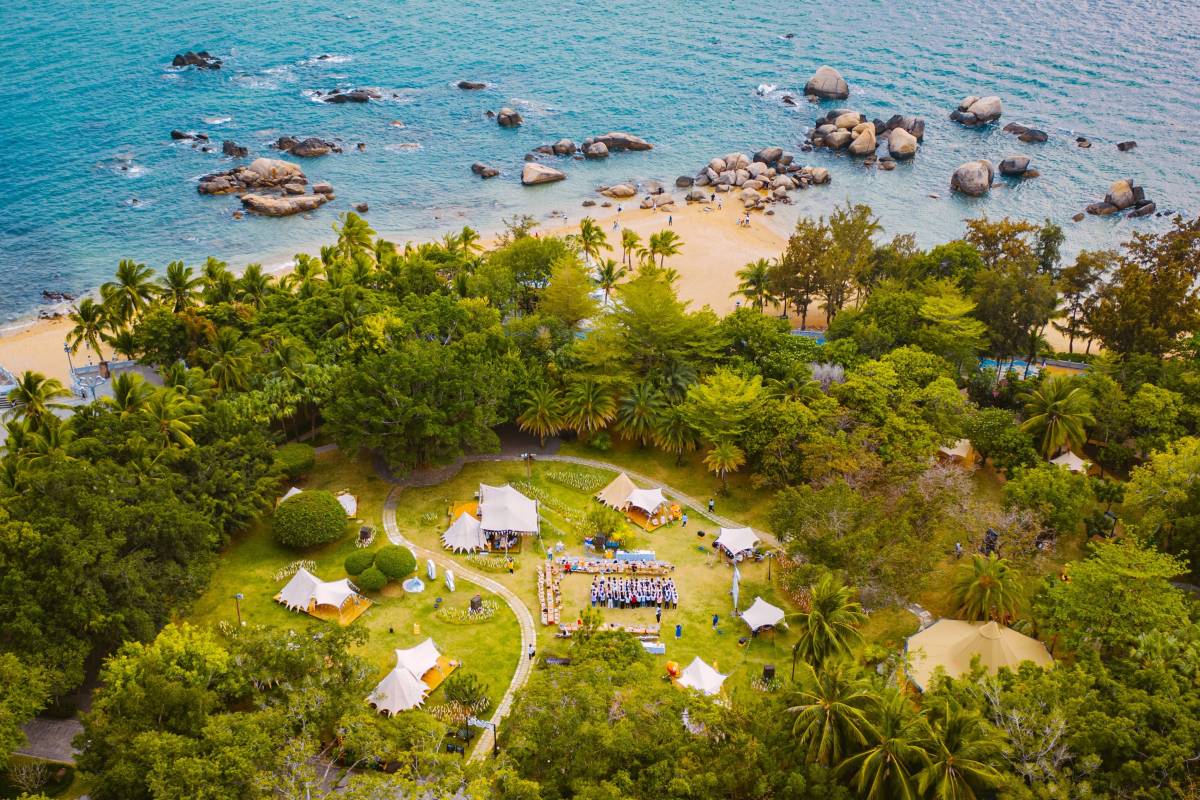 1. Explore the Scenic Beauty of Tianya Haijiao