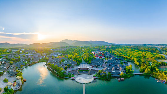 Oriental Saltlake Resort