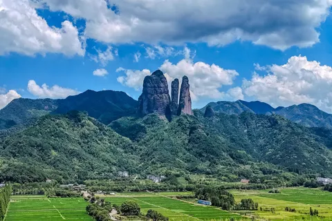 장랑산·이팔도 관광지