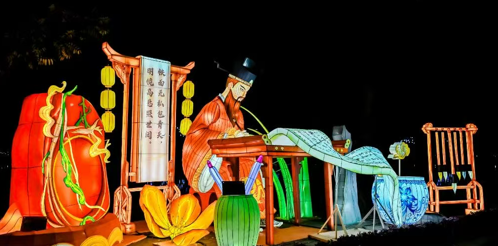 2026 Zhaoqing First Huanxing Lake Chinese Lantern Carnival | Zhaoqing