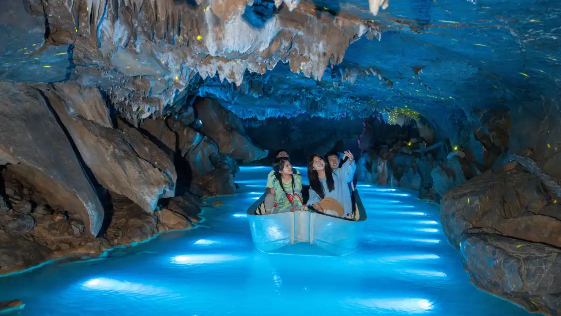 Hotels near Chuiyun Tongtian River