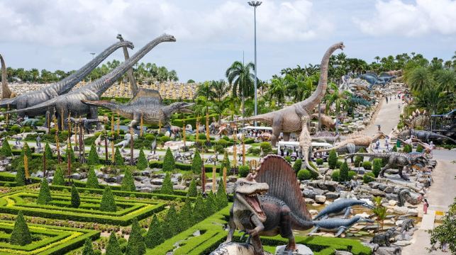 【專車暢遊】從曼谷出發：真理寺 + 七珍佛山 + 東芭樂園 + Tutu 沙灘一日遊